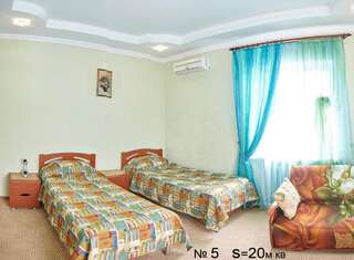 Гостиница Guest House on Podgornaya Кисловодск Трехместный номер с собственной ванной комнатой-10